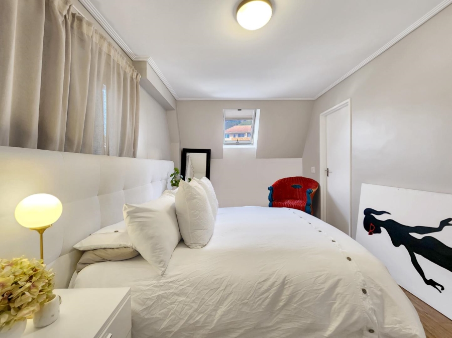 1 Bedroom Property for Sale in Vredehoek Western Cape